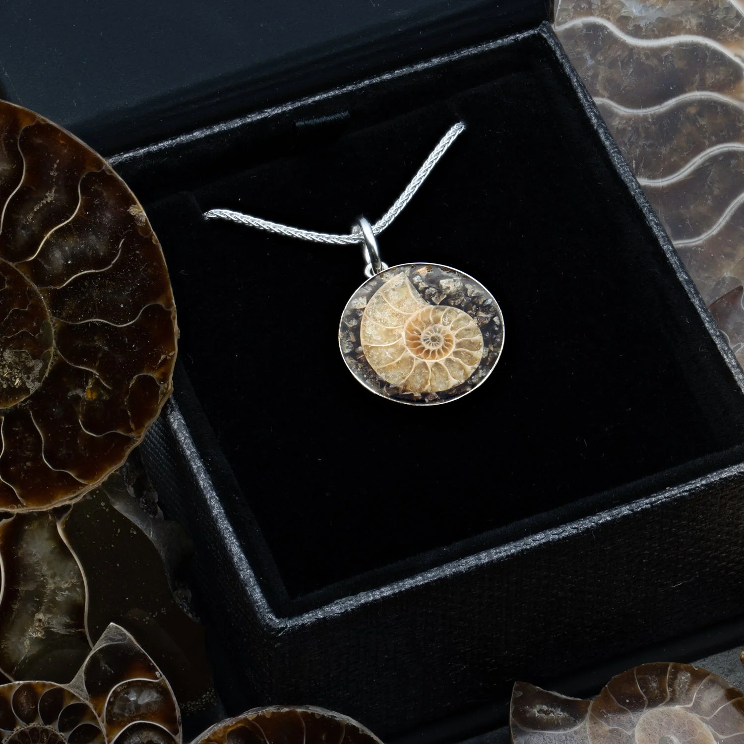 Ammonite Inlay Necklace - Image 3